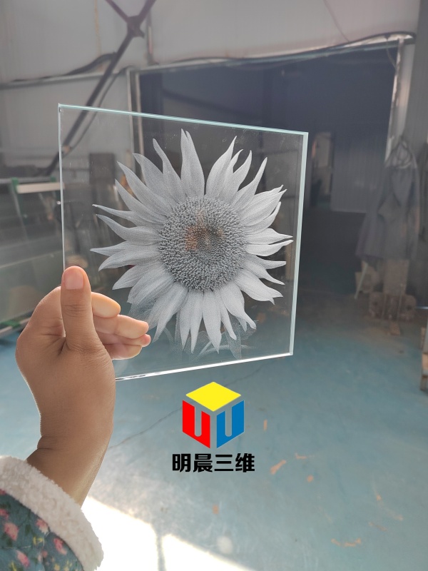 激光內(nèi)雕玻璃：技術(shù)與藝術(shù)的奇妙融合