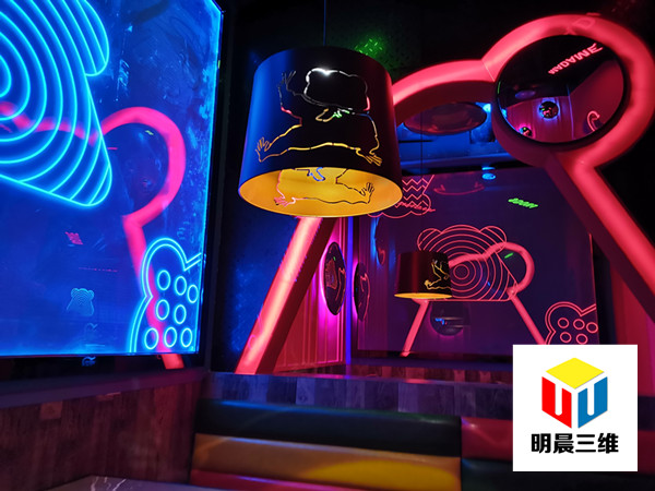 自動化生產、激光內雕加工與設計融合創新